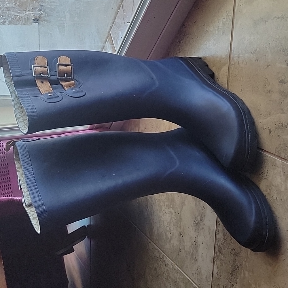 Rain boots